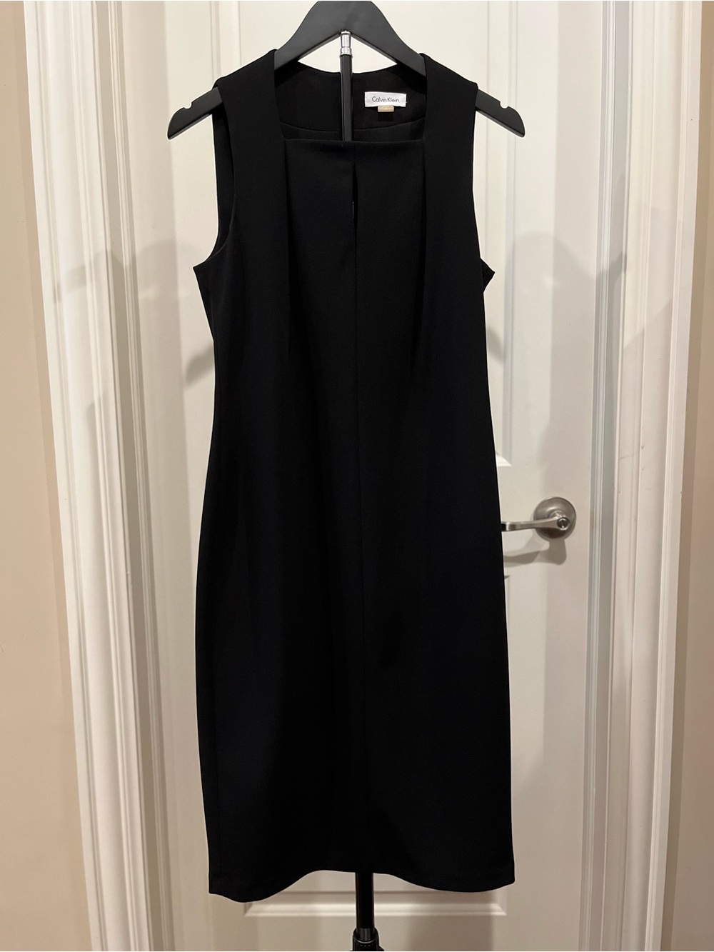 Calvin Klein Black Sleeveless Square Neck Pleated Sheath Dress Gold Zip Size 6